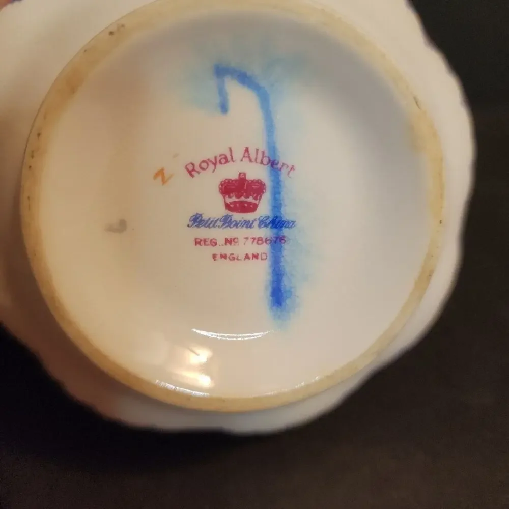Royal Albert vtg royal
